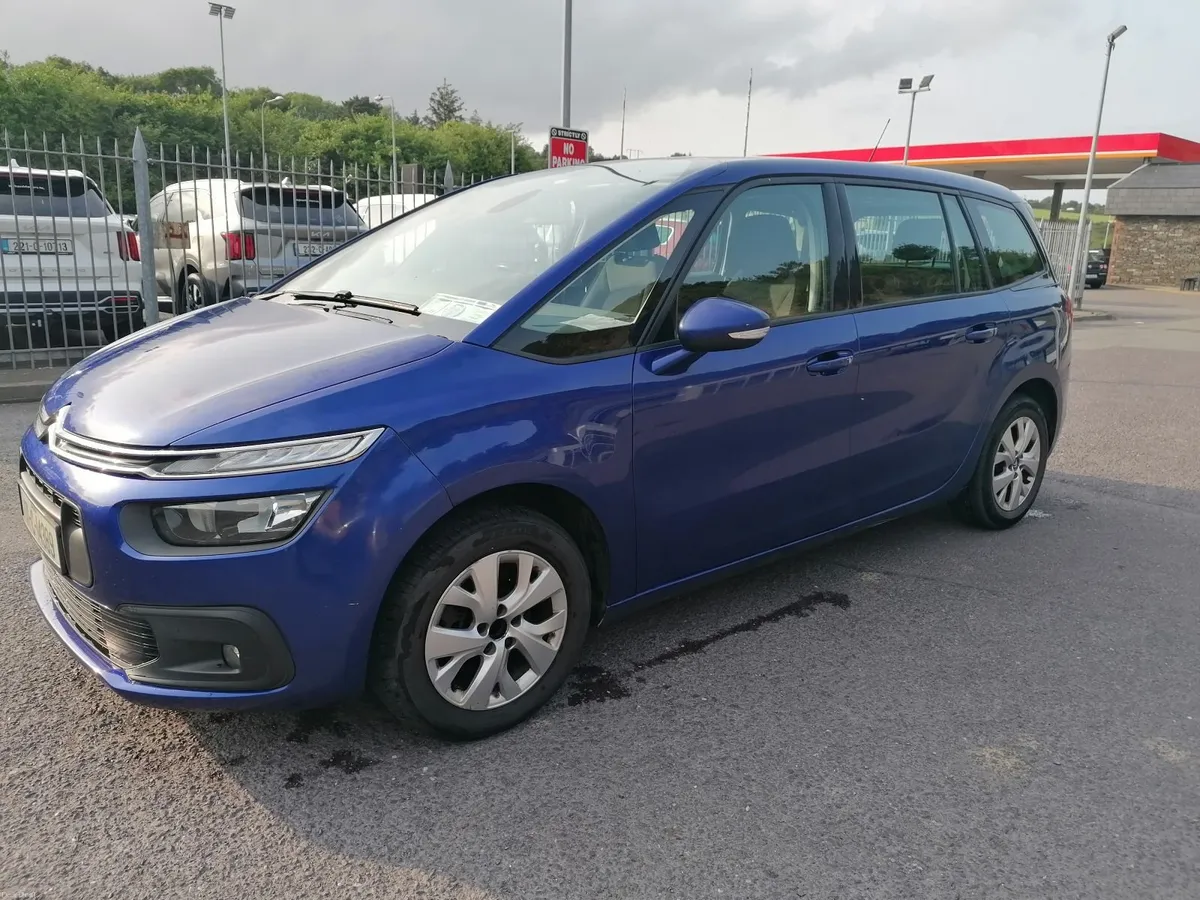 Citroen C4 2017 1.6 diesel , 7 seats - Image 4