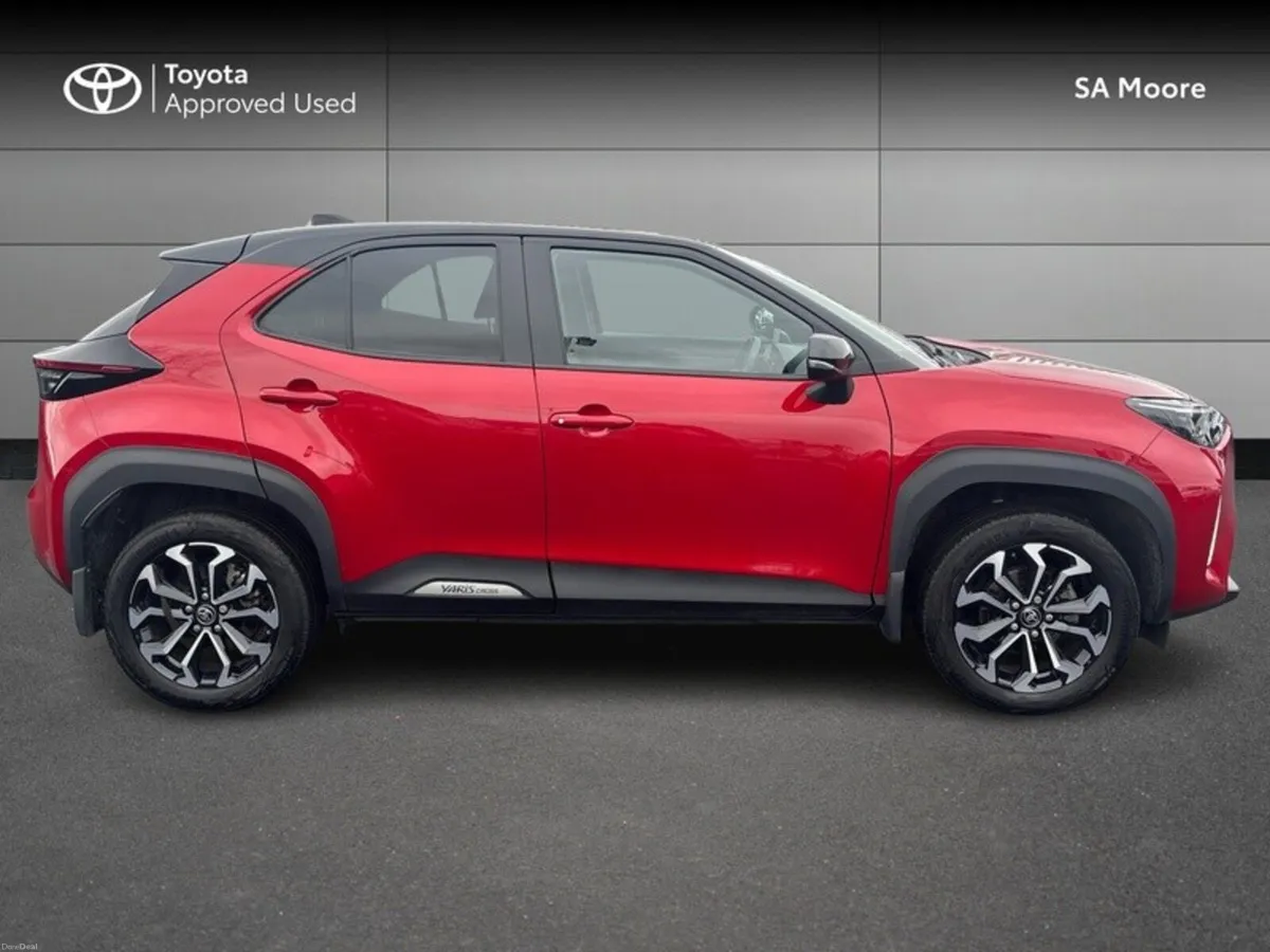 Toyota Yaris Cross LUNA SPORT BI-TONE - Image 3