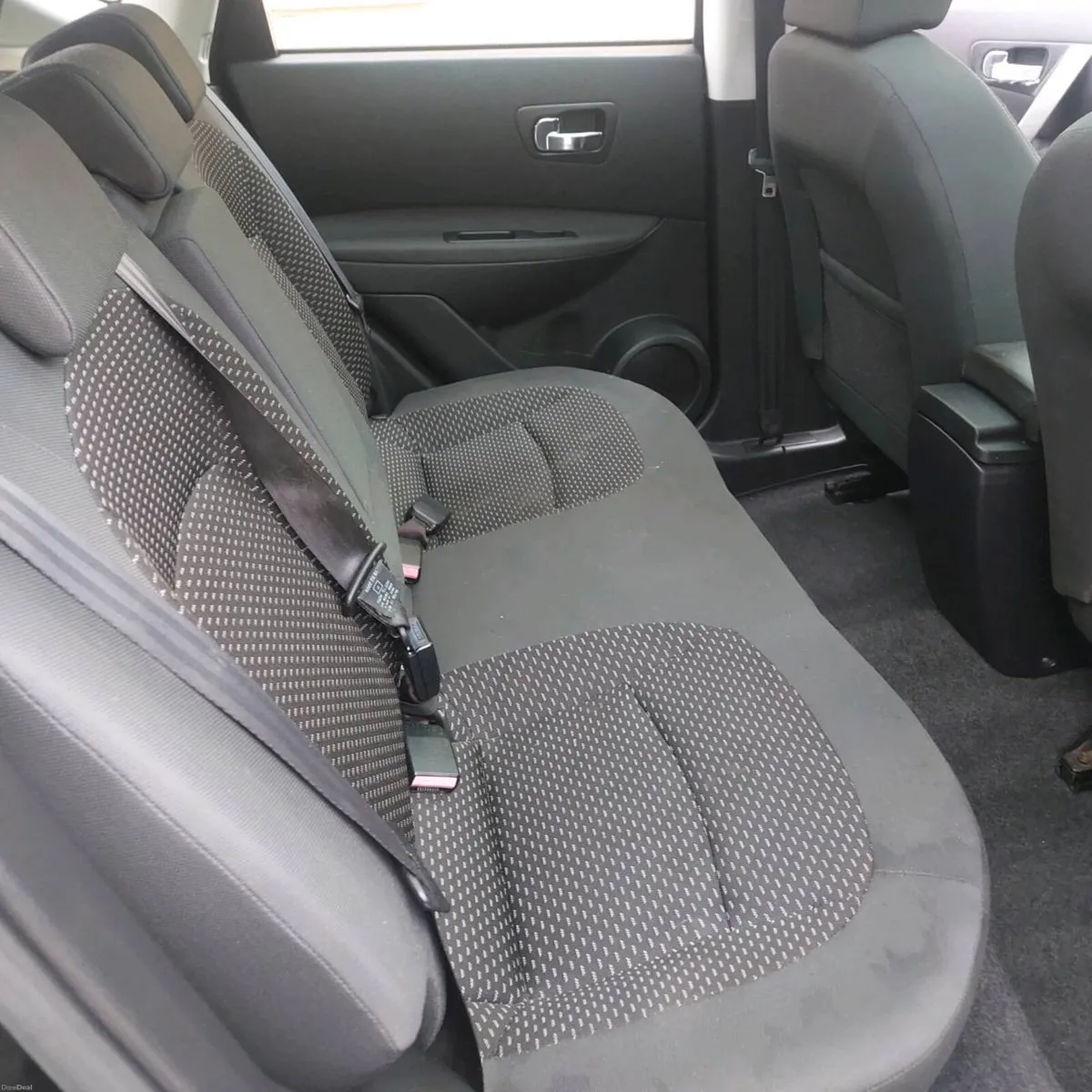 toyota yaris only 174000 kl nct 10/26tax €2550 - Image 4