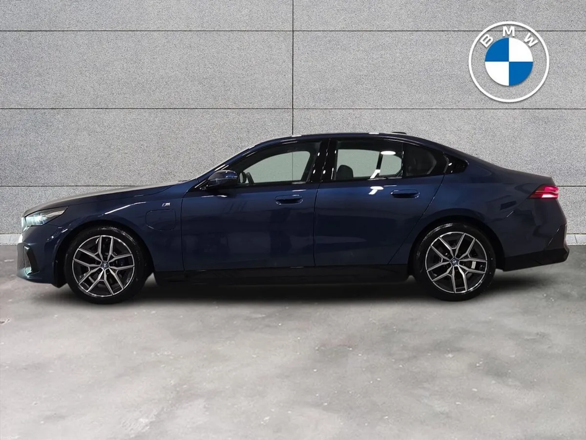 BMW 5-Series 530e M Sport Saloon - Image 4
