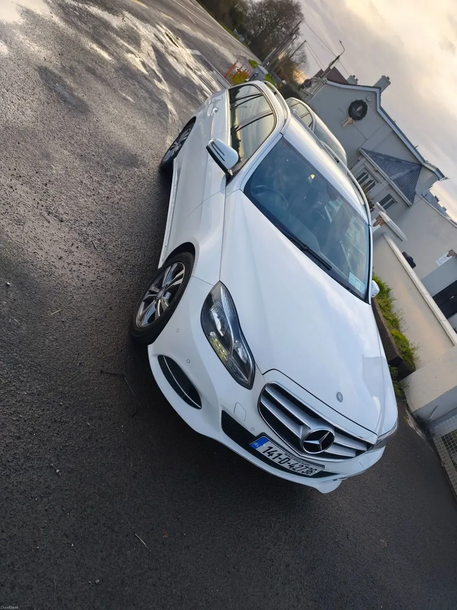 Mercedes-Benz E-Class 2014 7 Seater - Image 1