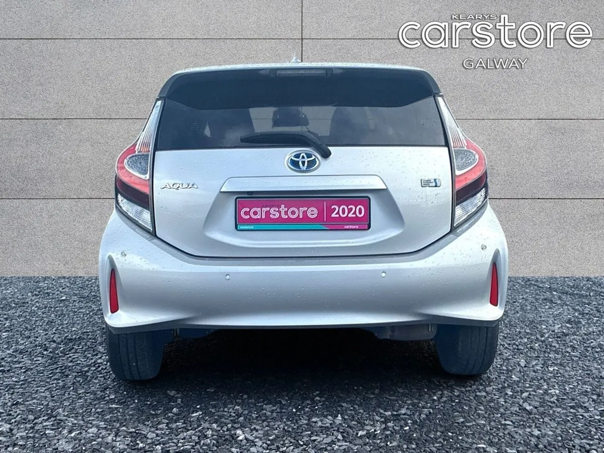 Toyota Aqua 1.5 Hybrid - Image 4