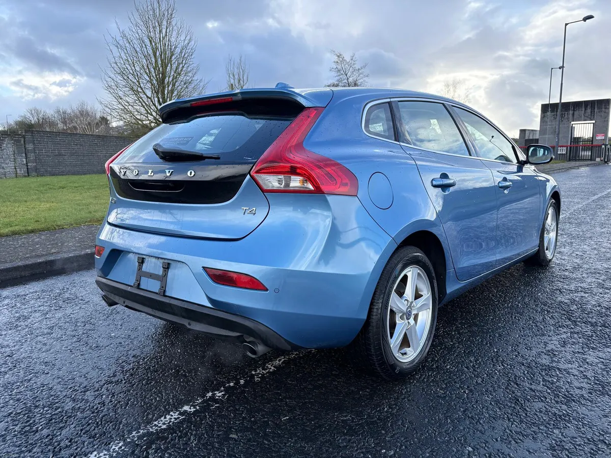 2014 Volvo V40 1.6  Petrol Automatic - Image 3