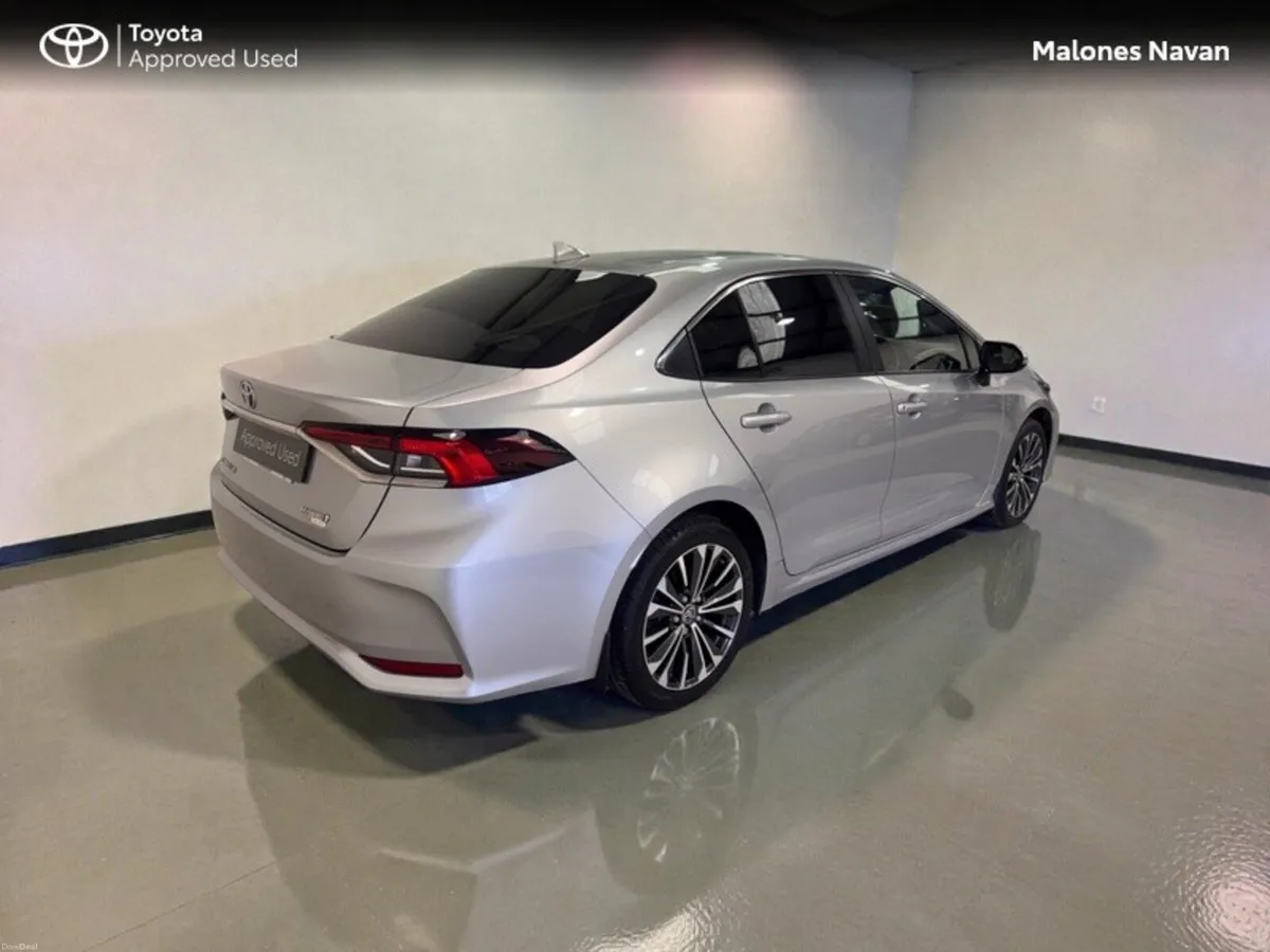 Toyota Corolla COROLLA LUNA SPORT SALOON - Image 2