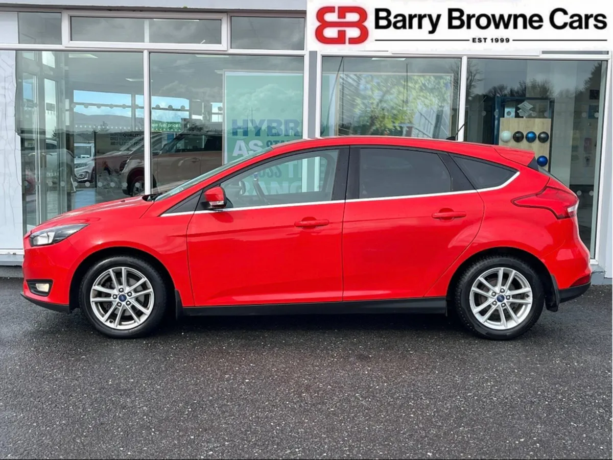 Ford Focus 1.5 TDCI ZETEC 120PS 5DR - Image 4