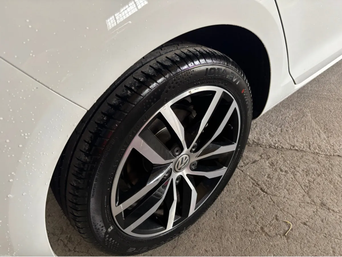Volkswagen Golf 1.4 TSI Automatic Hi Line - Image 3