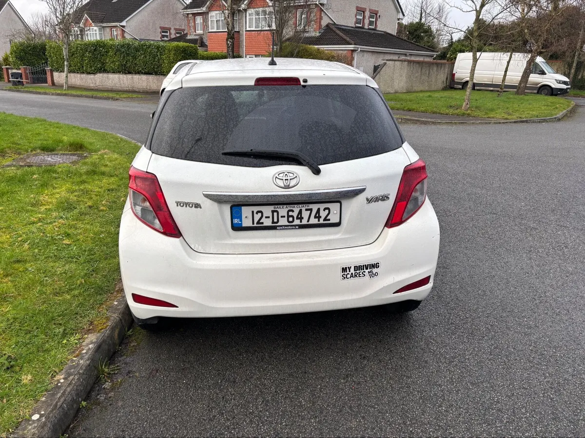 Toyota Yaris 2012 - Image 3