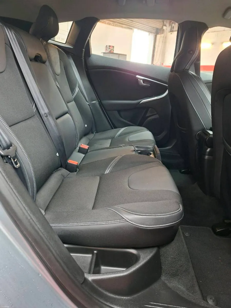 Volvo v40 2014 1.6 automatic nct and tax - Image 4