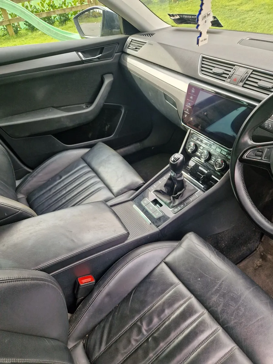 Skoda Superb 2018 - Image 2