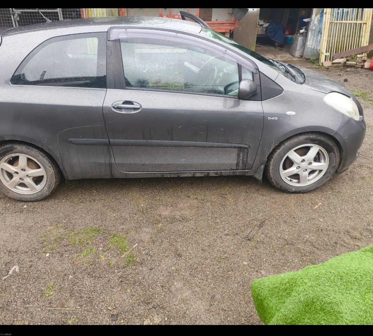 Toyota Yaris 2009 - Image 4