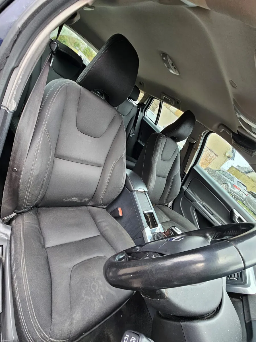 Volvo V60 2015 diesel ⛽️ €4990 - Image 4