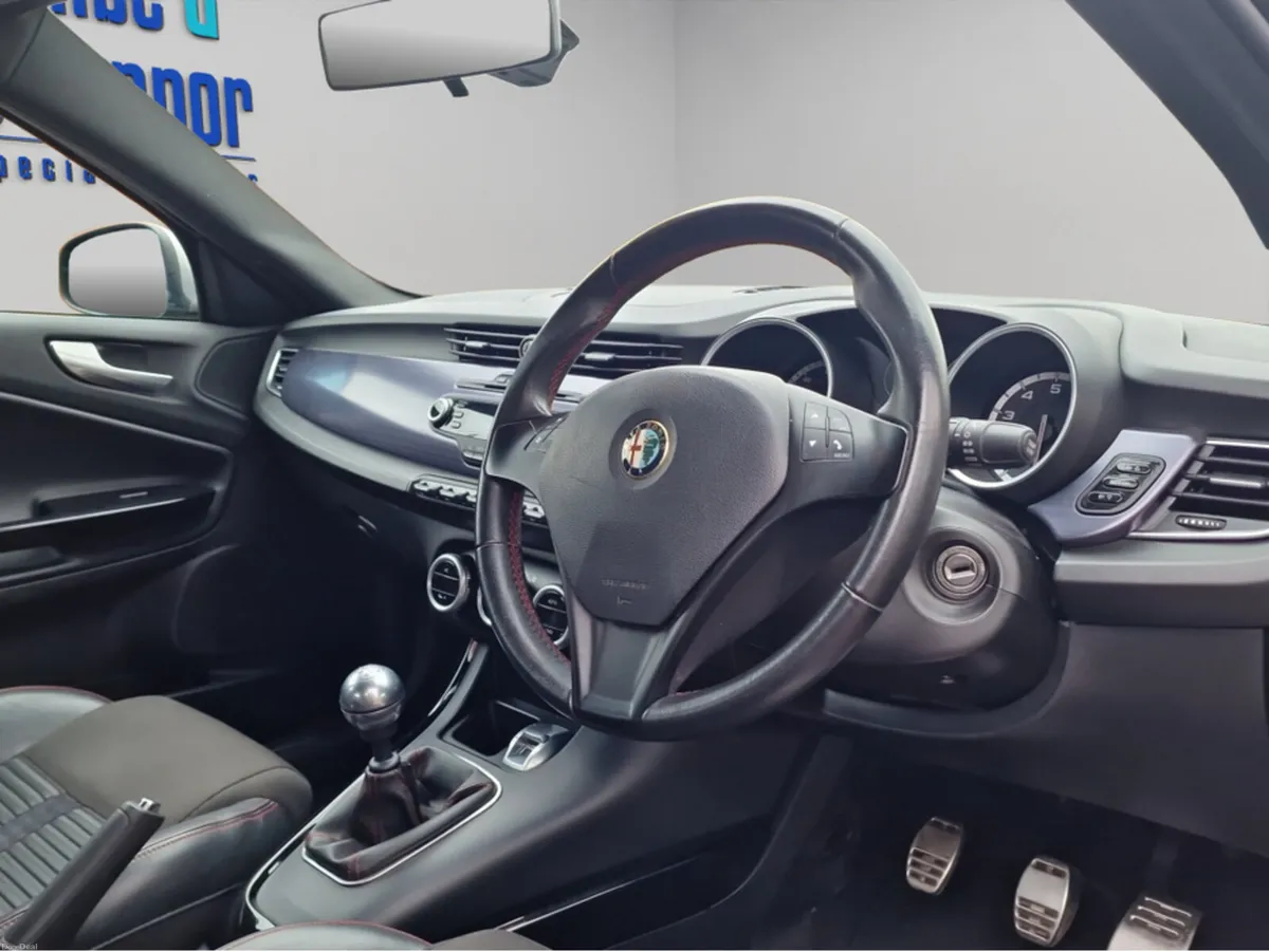 Alfa Romeo Giulietta 1.4 TB MULTIAIR VELO VELOCE * - Image 4