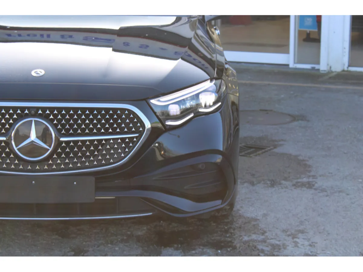 Mercedes-Benz E-Class E220D AMG LINE ADVANCED - Image 4