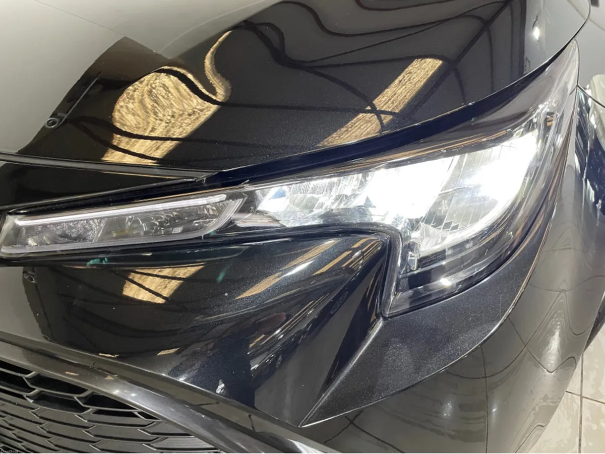 Toyota Corolla LUNA H/B 4DR AUTO HYBRID - Image 5
