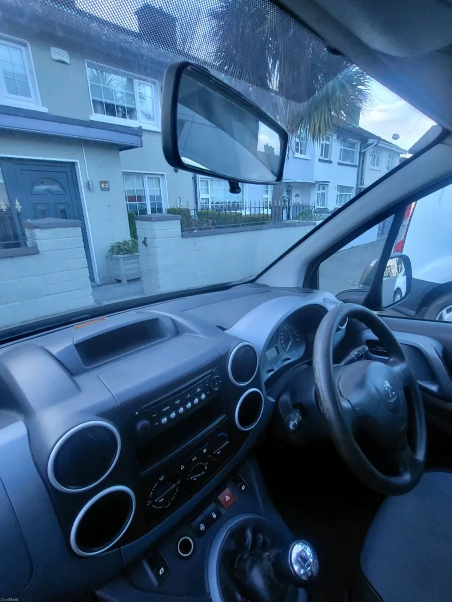 132 peougot partner wheelchair accessible - Image 4