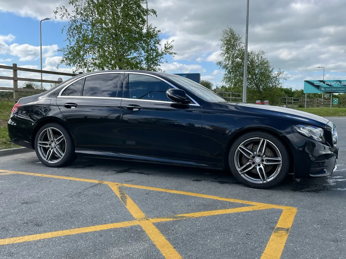 Mercedes E220 AMG Line - Image 2