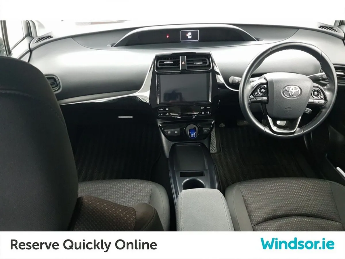 Toyota Prius 1.8 Hybrid Luxury - Image 3