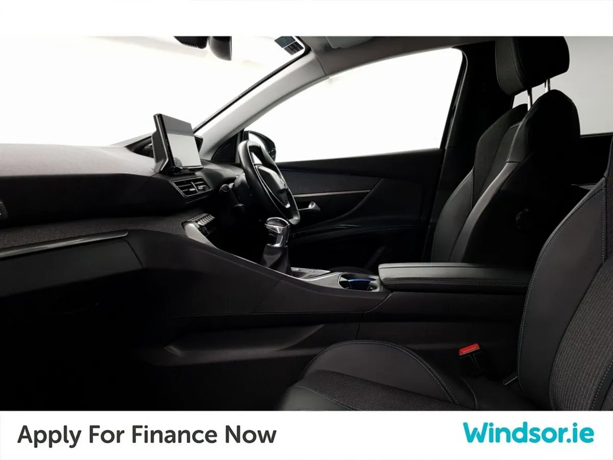 Peugeot 5008 1.2 PureTech 130bhp Allure - Image 4