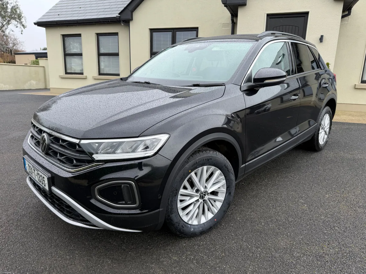 2023 (231)Volkswagen T-Roc Life 2.0 Diesel 116hp - Image 2