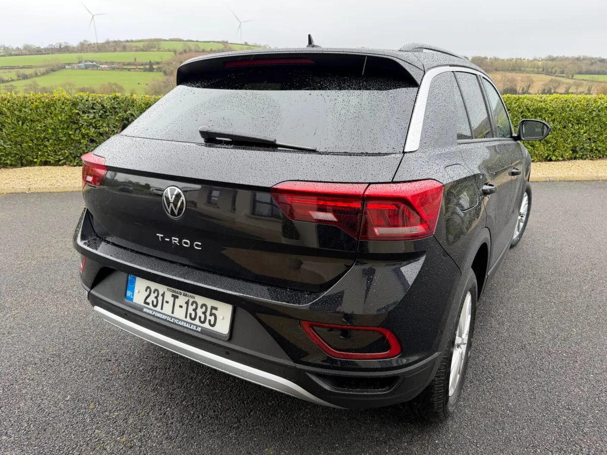 2023 (231)Volkswagen T-Roc Life 2.0 Diesel 116hp - Image 3