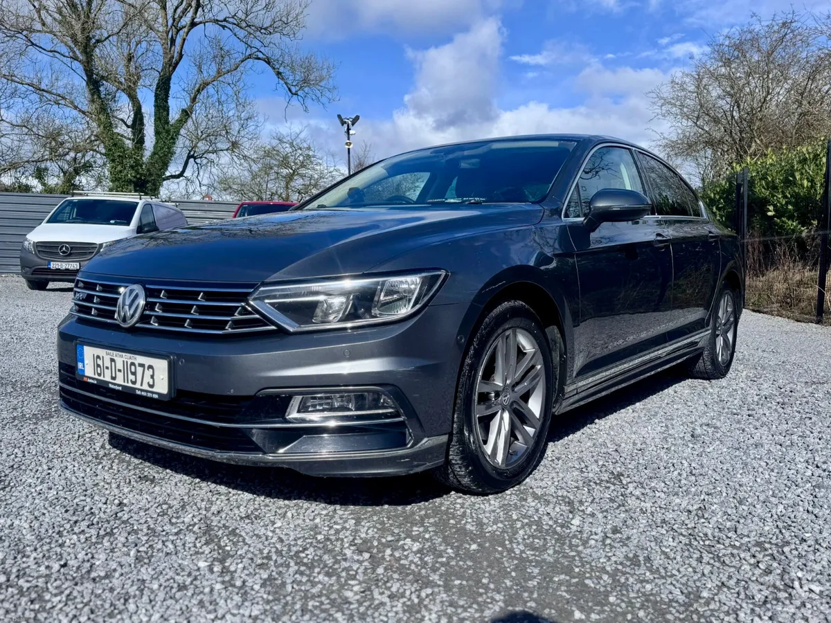 2016 Volkswagen Passat R-Line - Image 3