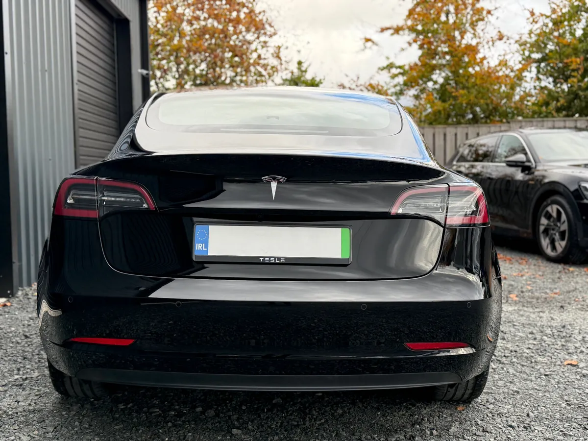 212 Tesla Model 3 Standard Plus - Image 4