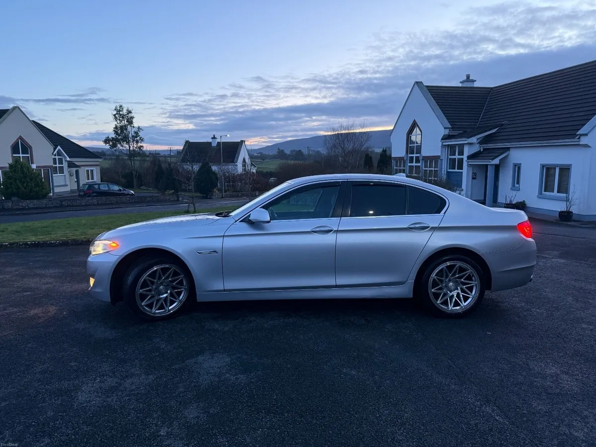 BMW 5-Series 2011 - Image 3