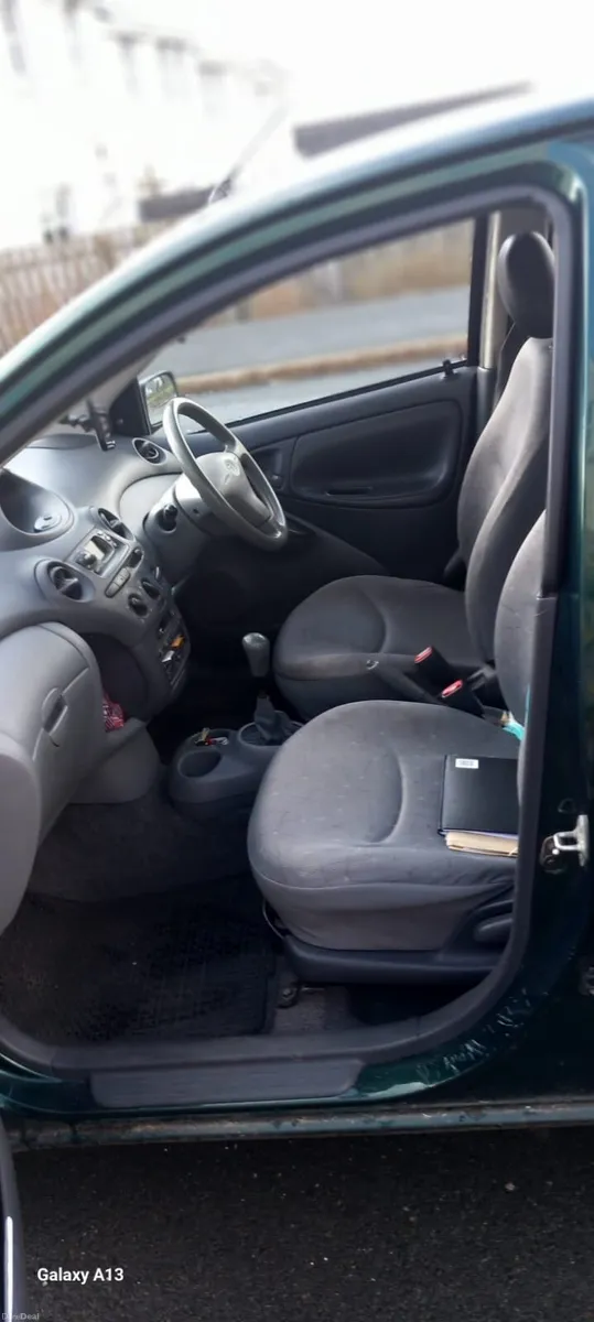 Toyota Yaris 2000 - Image 4