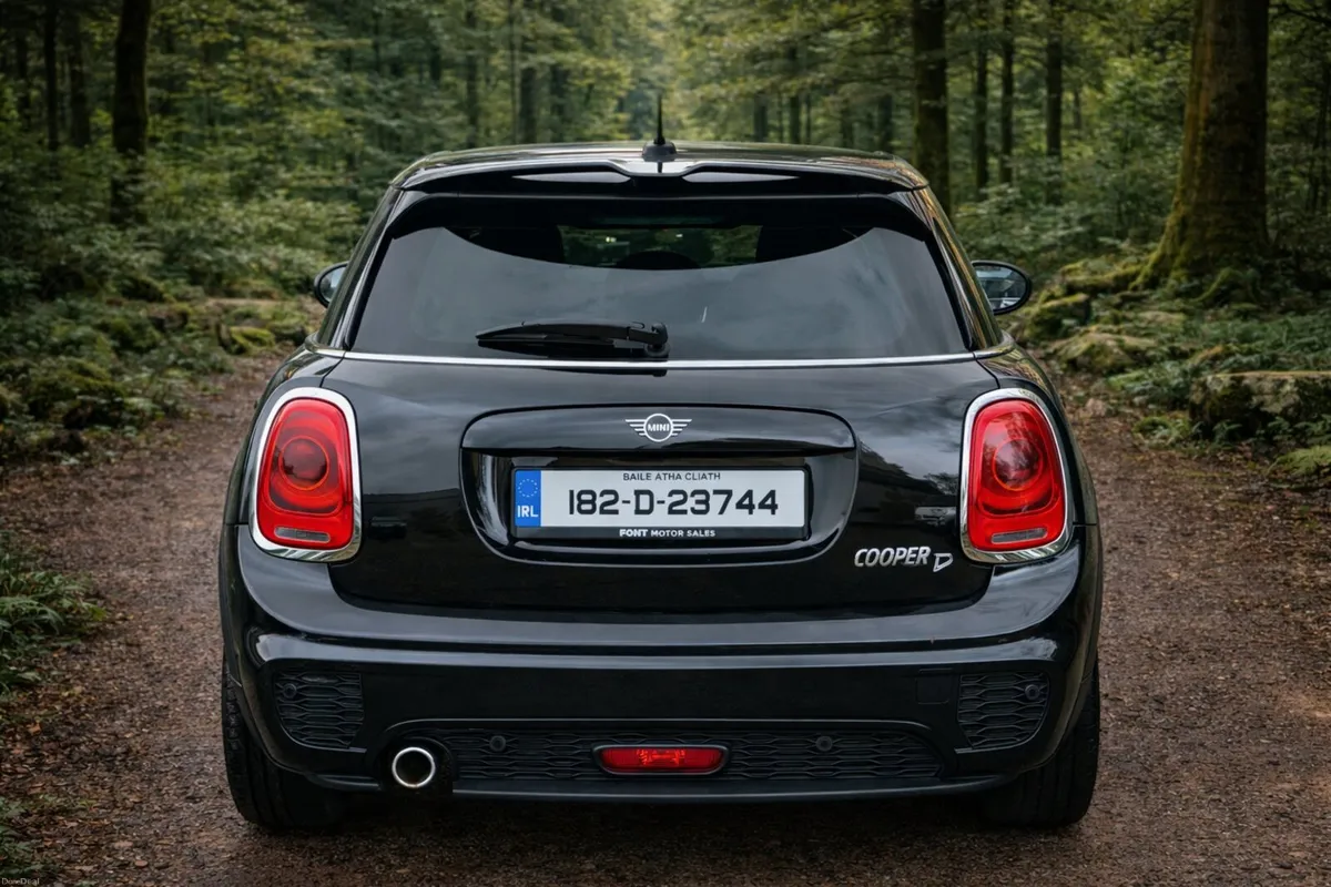 182 MINI COOPER 1.5 D AUTO -JCW KIT - HUGE SPEC - Image 6