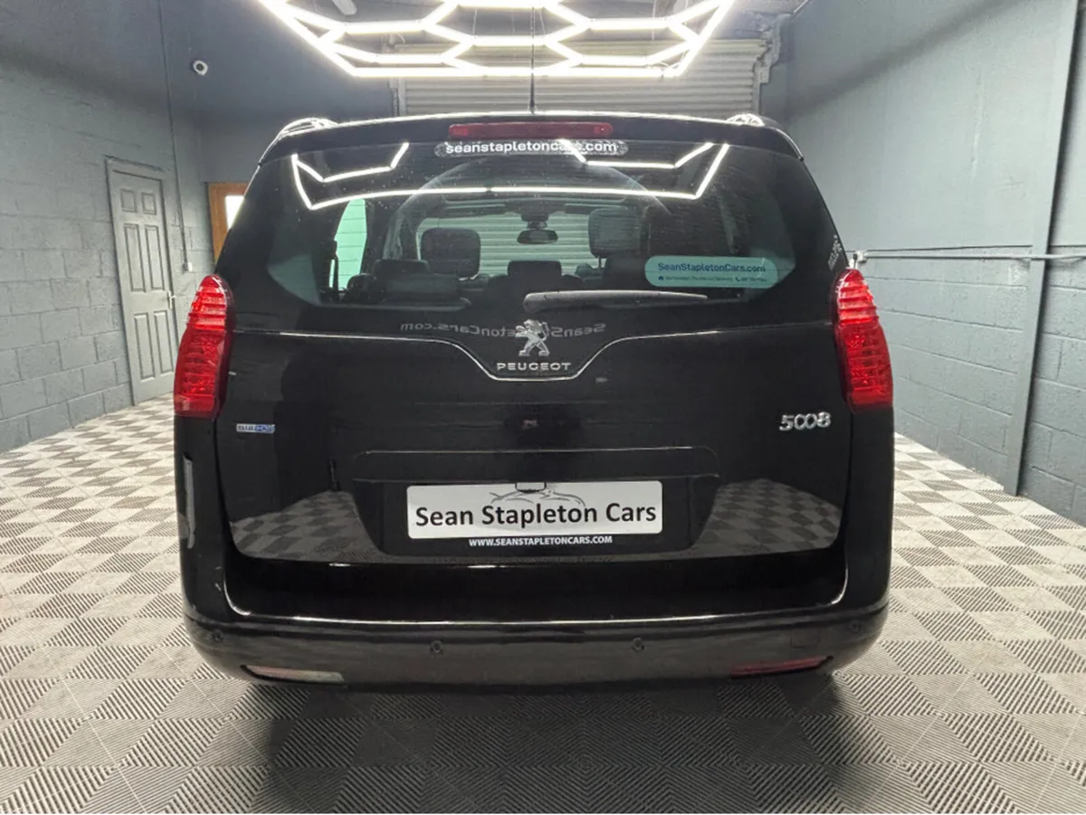 Peugeot 5008 FAMILY 1.6 BLUE HDI 120 L LEATHER - Image 4