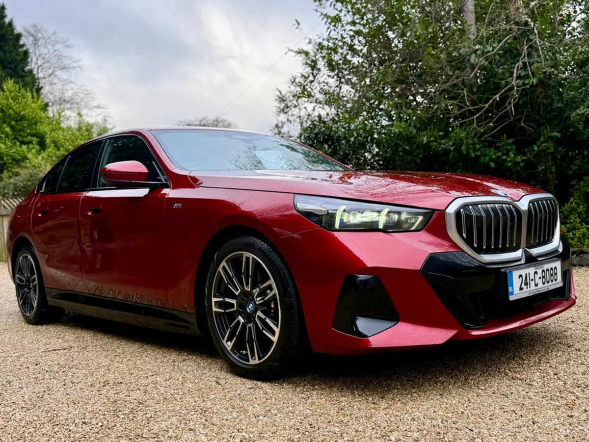 BMW 5-Series 530E M SPORT - Image 2