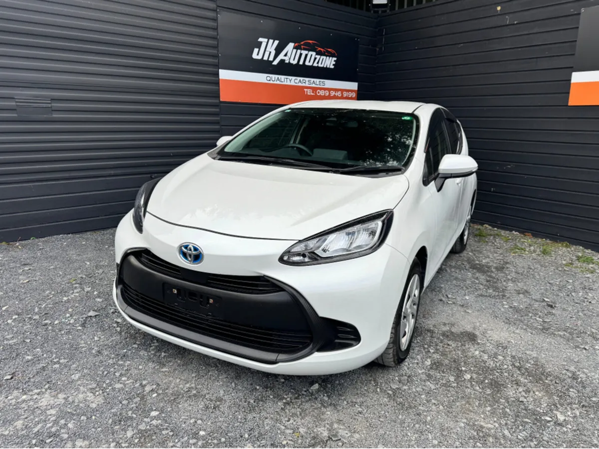 Toyota Aqua 1.5 HYBRID AUTO - Image 3