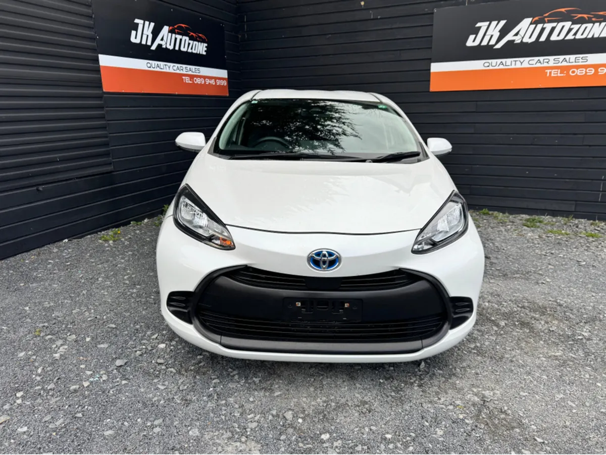 Toyota Aqua 1.5 HYBRID AUTO - Image 2