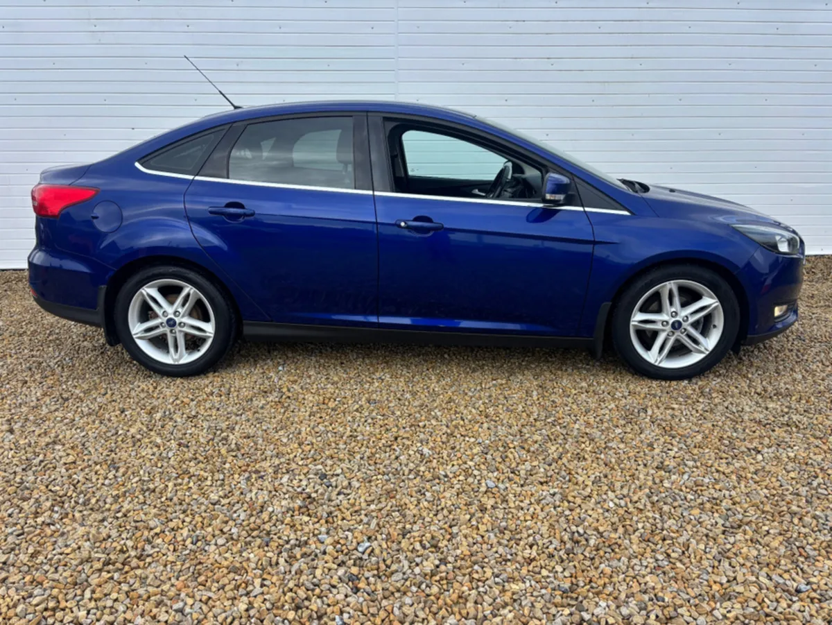 Ford Focus 4DR 1.5 TD 95PS 6SPEED ZETEC - Image 4