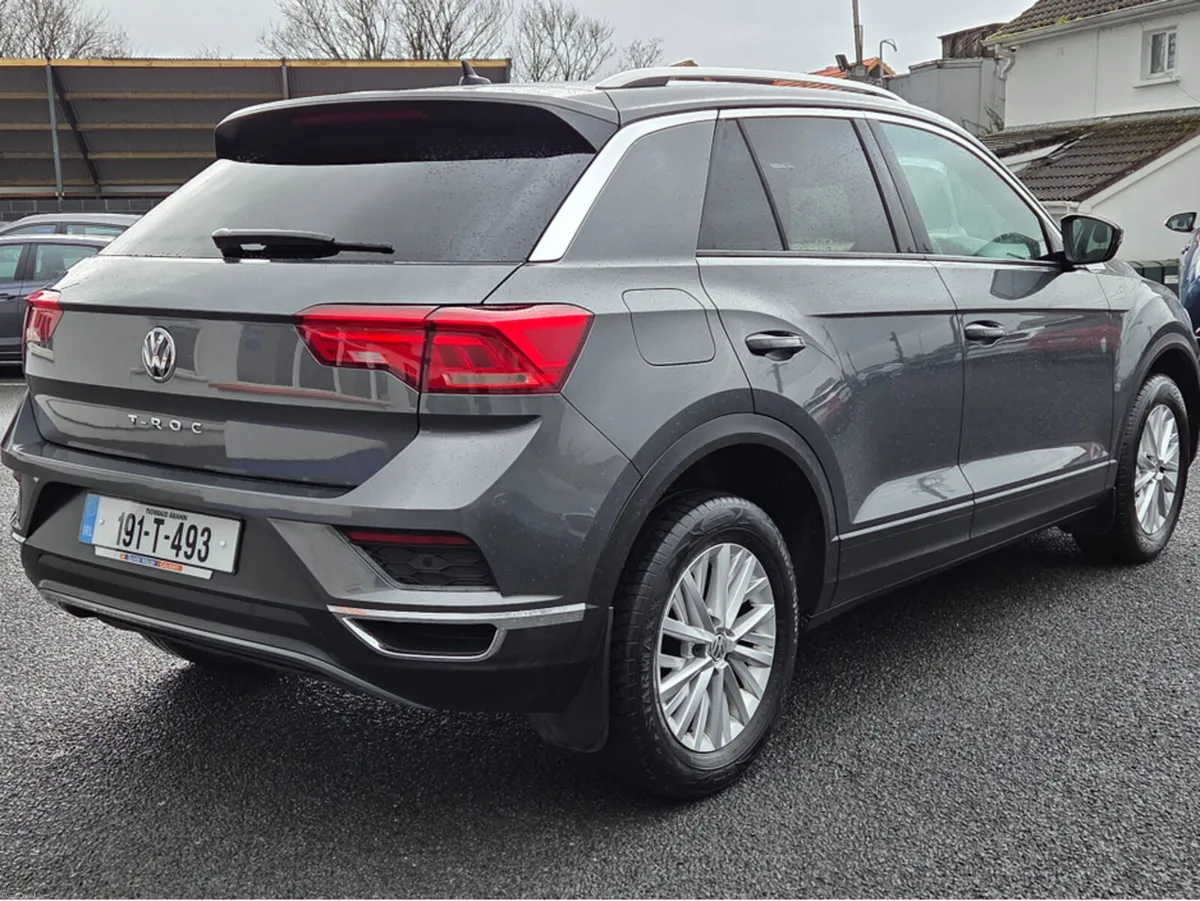 Volkswagen T-Roc DESIGN 1.0 TSI MANUAL 6SPEED FWD - Image 4