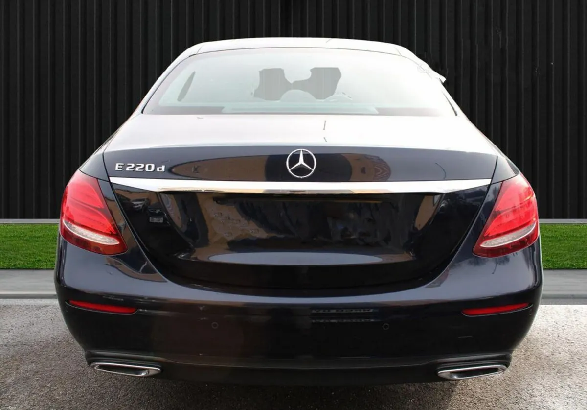 191 Mercedes E220 Premium - Image 4