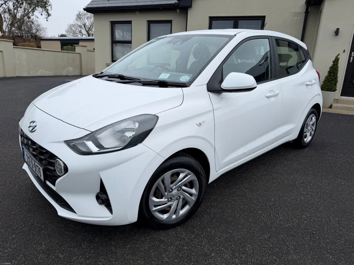 2021 (212)Hyundai i10 1.0 Petrol 5Dr H/B NCT 07/27 - Image 2