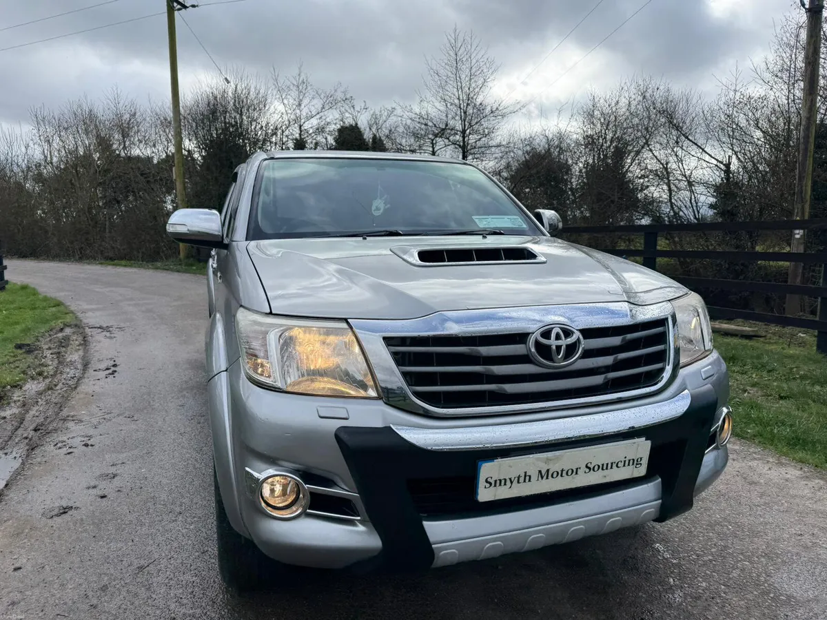 152 Toyota Hilux Invincible X Auto Low Miles***** - Image 4