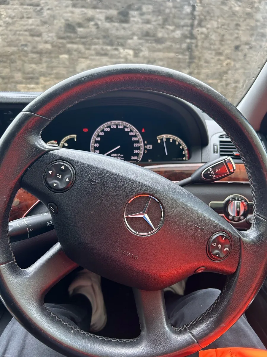 S-Class Mercedes W221 - Image 4