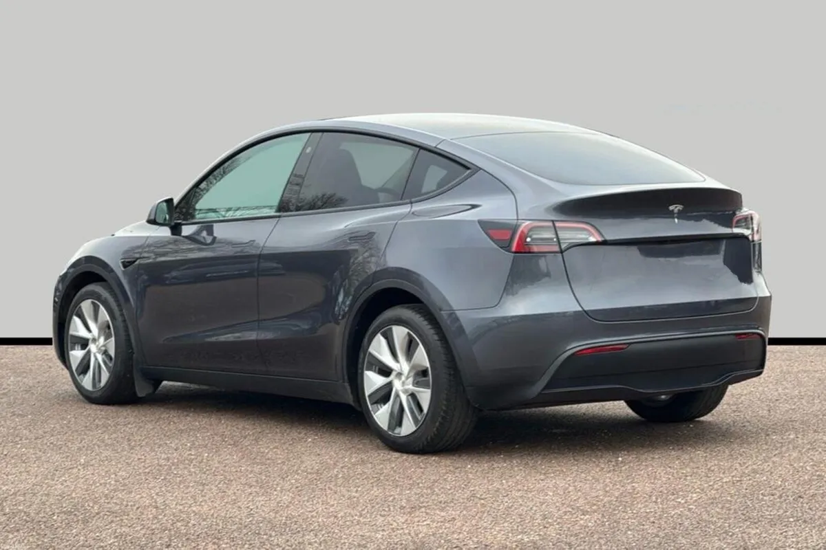 231 Tesla Model Y RWD - Image 2