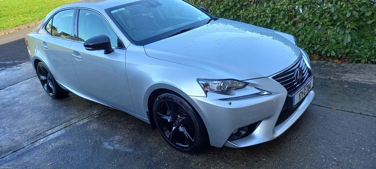 Lexus IS 2017 - Image 1