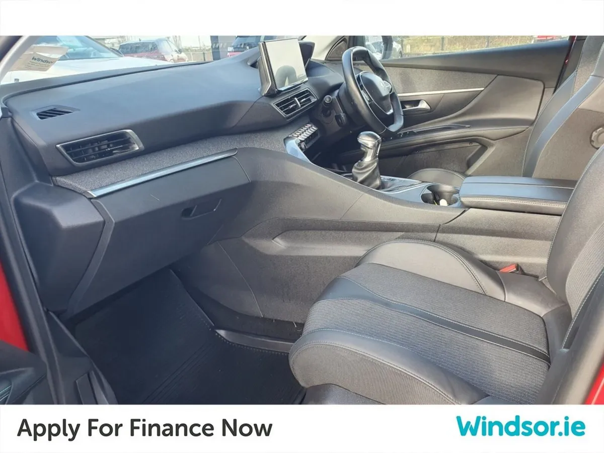 Peugeot 5008 1.2 PureTech 130bhp Allure - Image 4