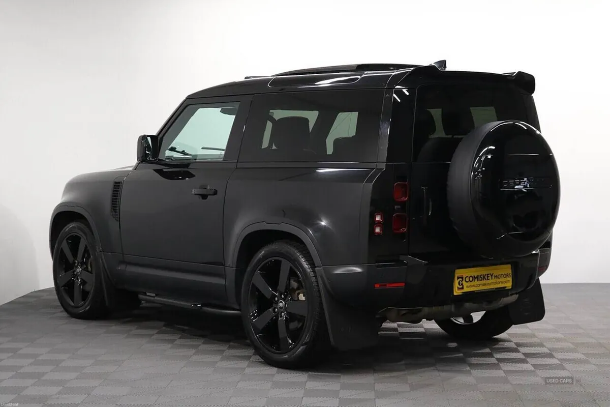 Land Rover Defender 90 D250 MHEV HSE - Image 5