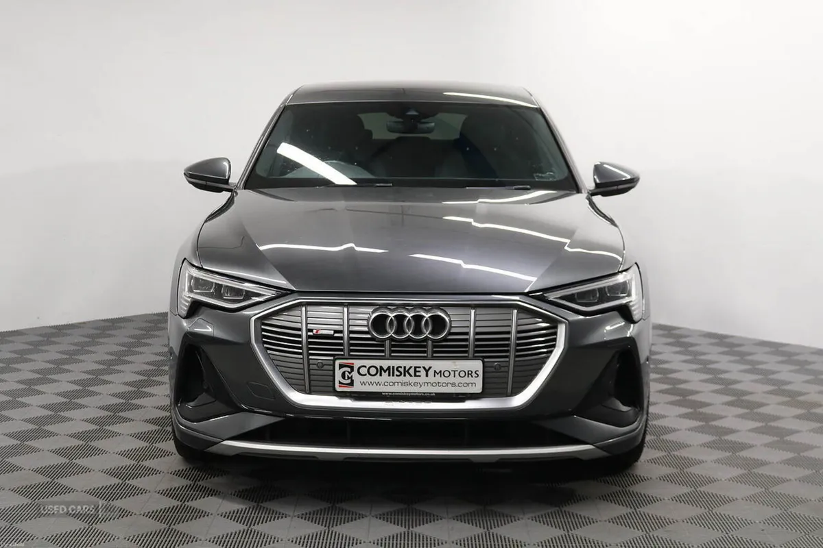 Audi e-tron S line - Image 2