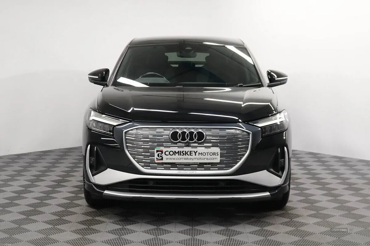 Audi Q4 e-tron S line - Image 2