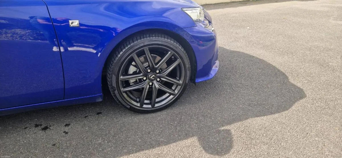 2015 Lexus IS300H F-Sport - Image 4