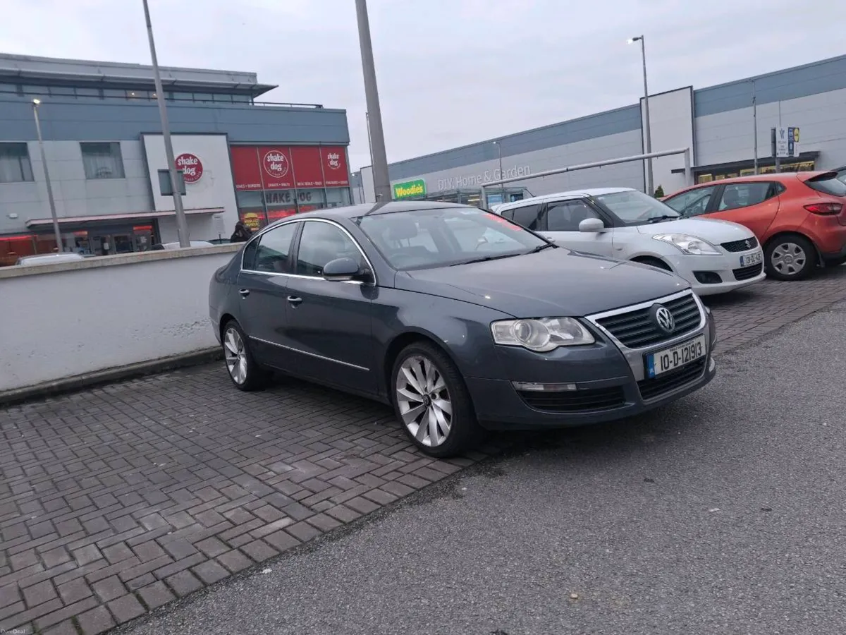Volkswagen Passat 2010 - Automatic - Image 1