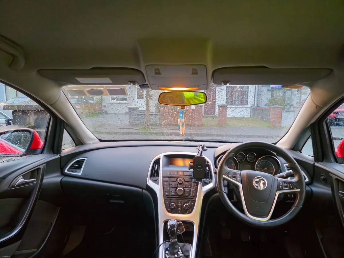 2015 Vauxhall Astra 1.4 low miles. - Image 2