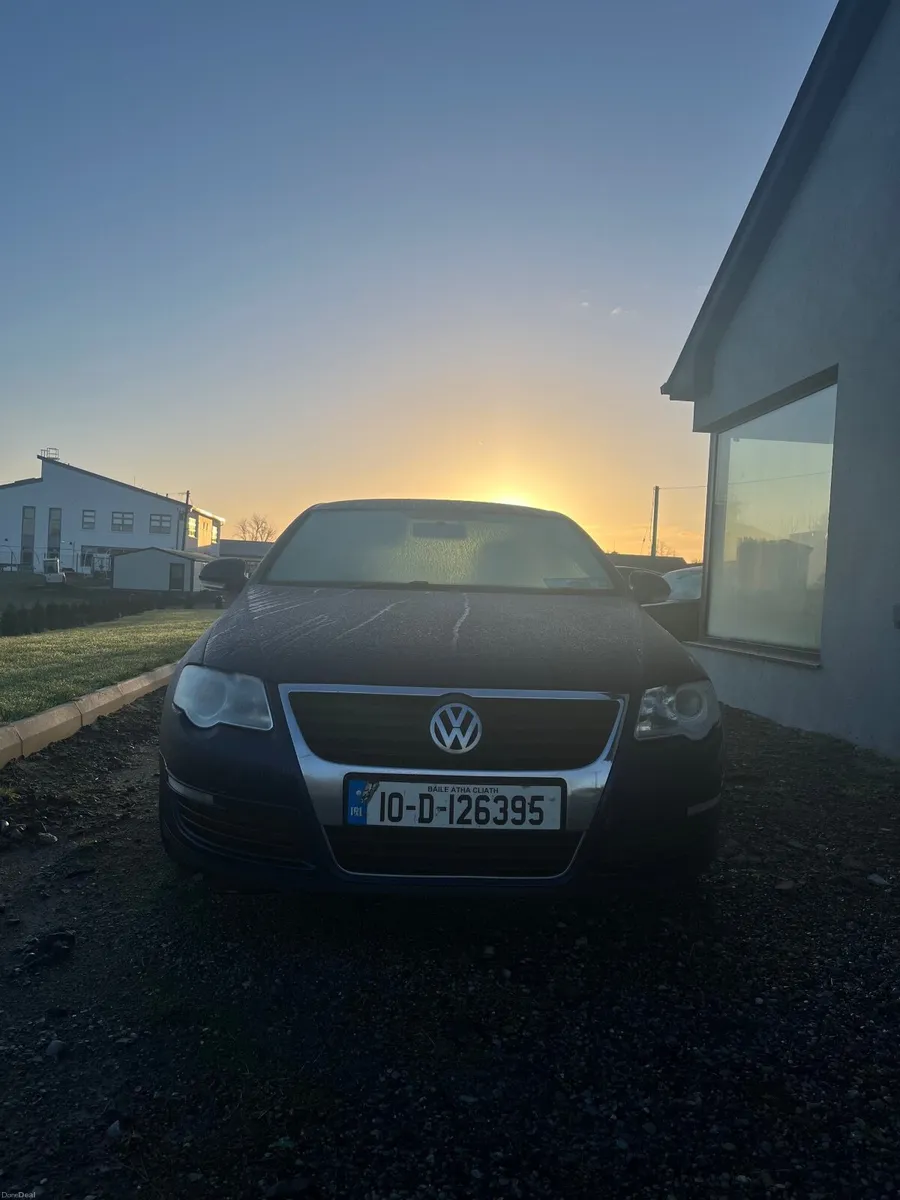 Volkswagen Passat 2010 - Image 1
