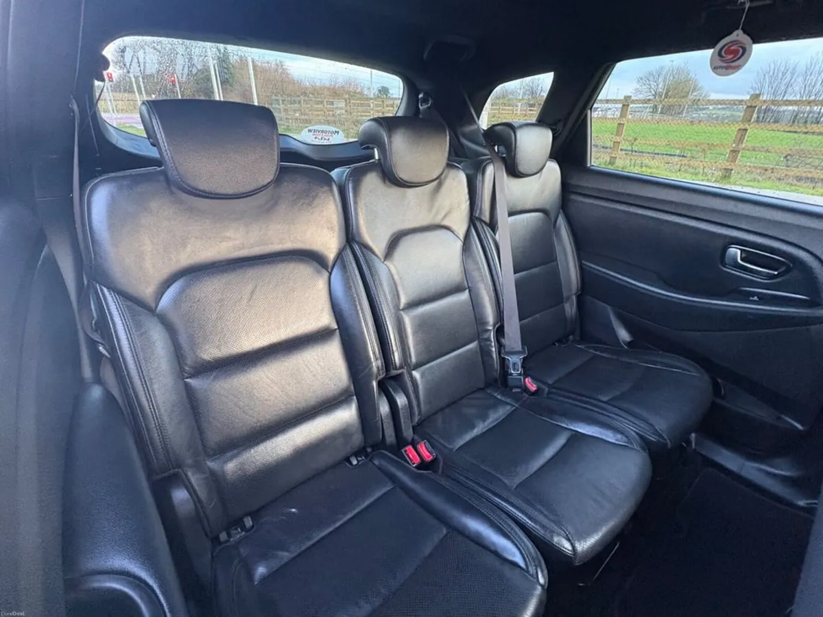 Kia Carens 7 seater USB Connection, Bluetooth, Cen - Image 4